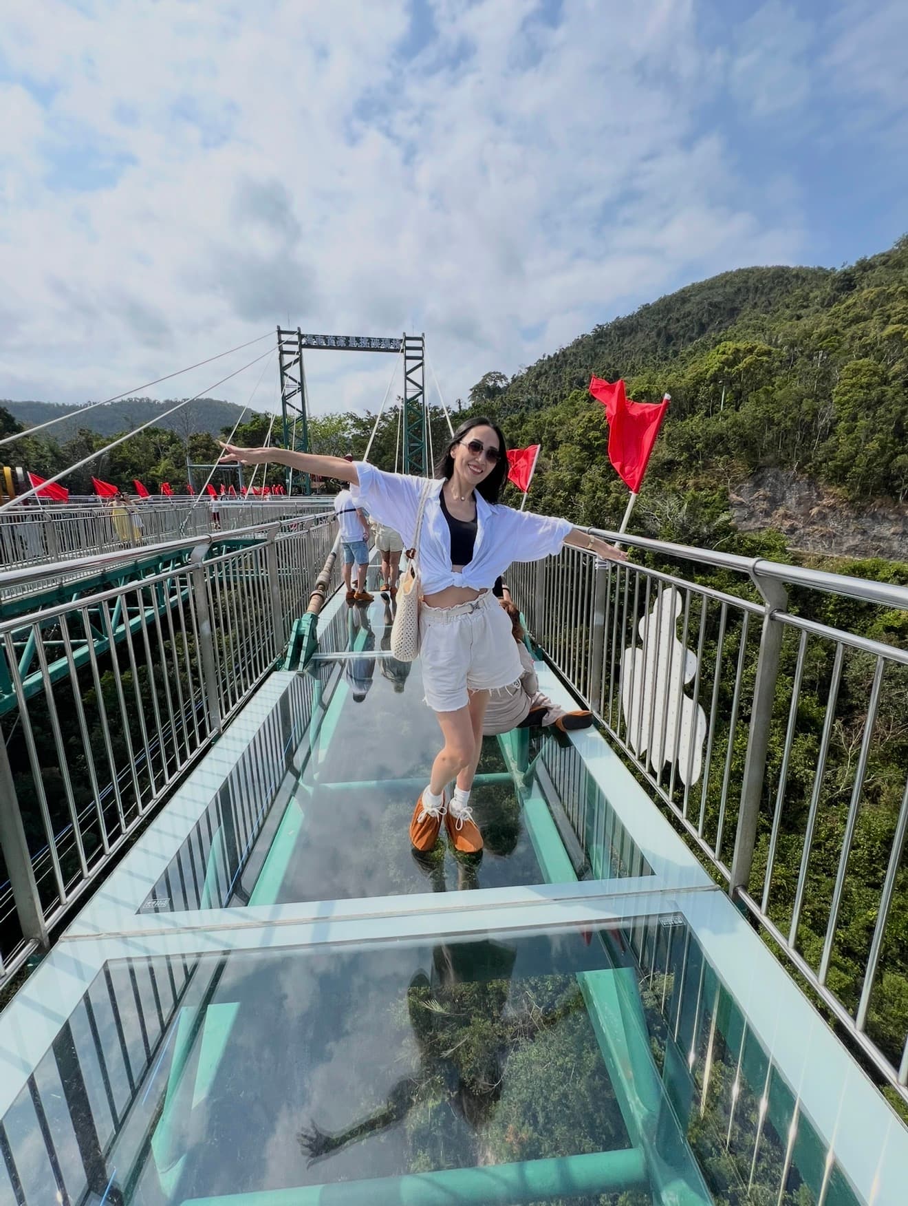 Luiza Z, Sanya